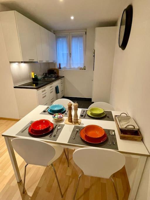 Gemuetliche Wohnung An Bester Lage Im Kreis 4 Zürich Exterior foto