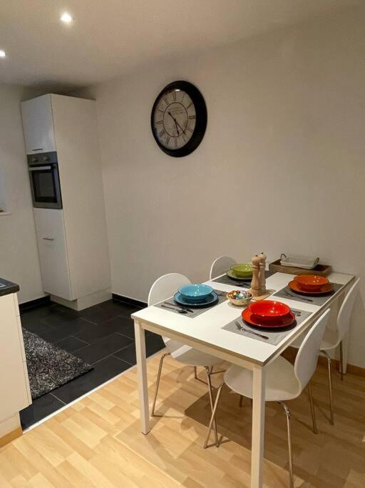 Gemuetliche Wohnung An Bester Lage Im Kreis 4 Zürich Exterior foto